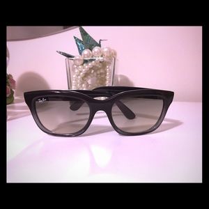 COPY - Authentic Ray-Ban Sunglasses.